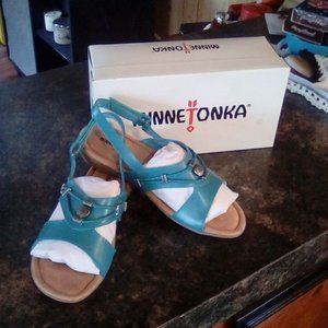 Minnetonka Silvia flashback women's sandal